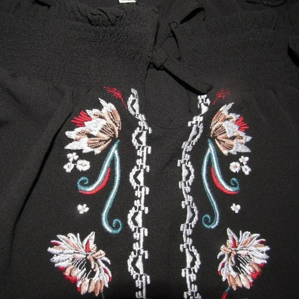 NWT LOVE, FIRE Black Ruffled Top Size Small - Picture 6 of 6